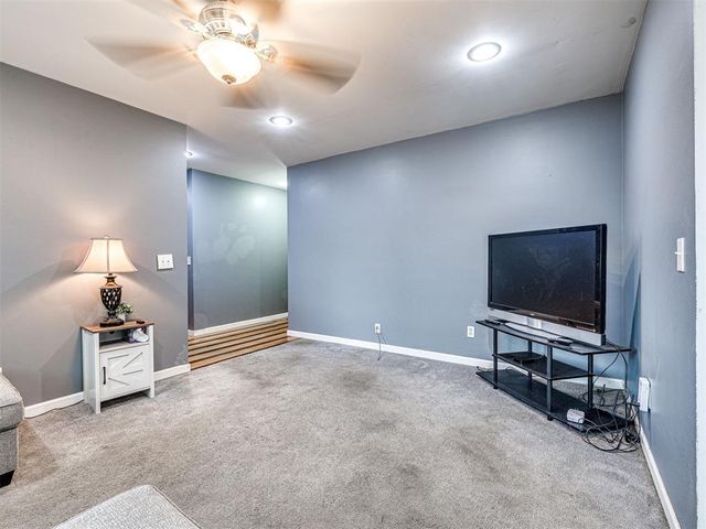 411 Oak Creek Drive, Yukon, OK 73099