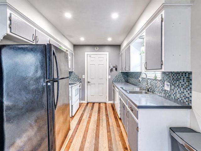 411 Oak Creek Drive, Yukon, OK 73099