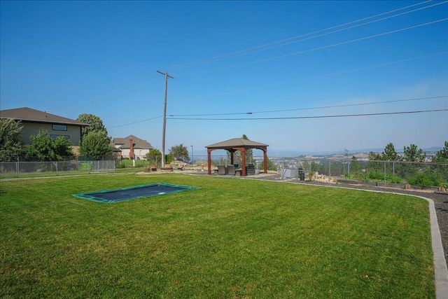 8116 N N Panorama Dr, Spokane, WA 99208