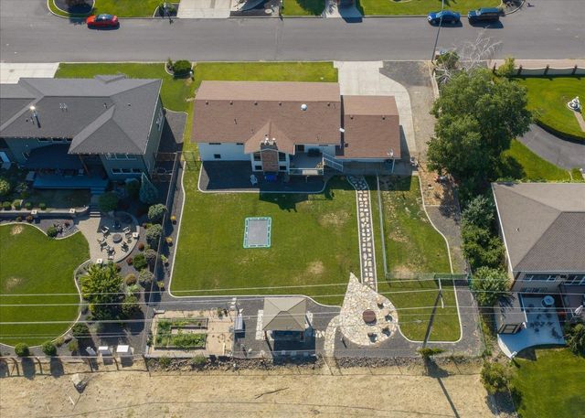 8116 N N Panorama Dr, Spokane, WA 99208