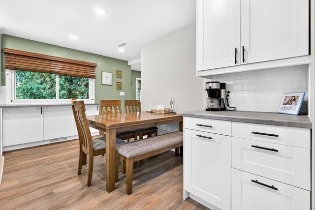 1730 W EDGEWOOD DRIVE, Appleton, WI 54913