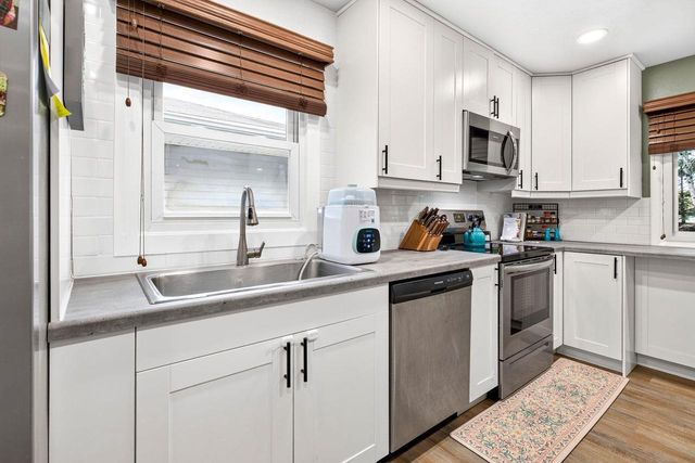 1730 W EDGEWOOD DRIVE, Appleton, WI 54913