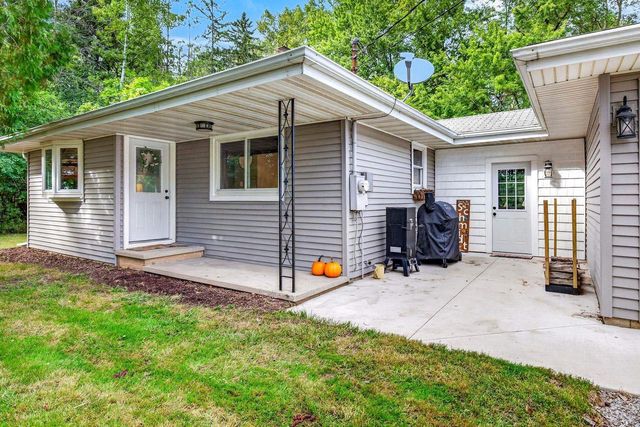 1730 W EDGEWOOD DRIVE, Appleton, WI 54913