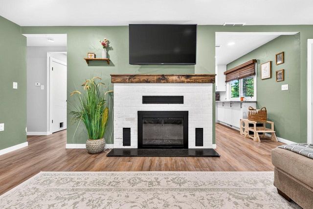 1730 W EDGEWOOD DRIVE, Appleton, WI 54913