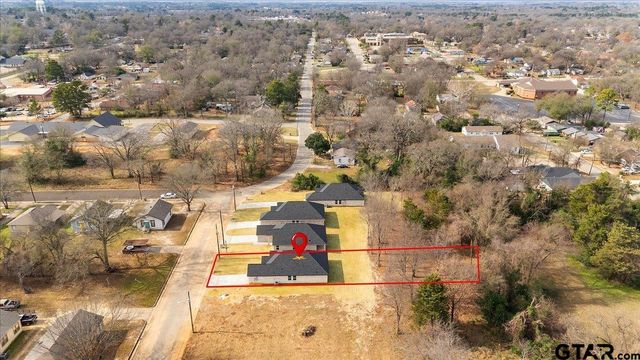 427 Harmony St., Tyler, TX 75702