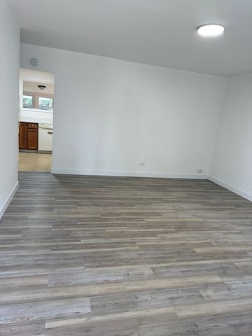 533 Redwood Road, Bolingbrook, IL 60440