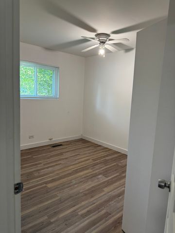 533 Redwood Road, Bolingbrook, IL 60440