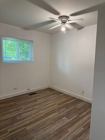 533 Redwood Road, Bolingbrook, IL 60440