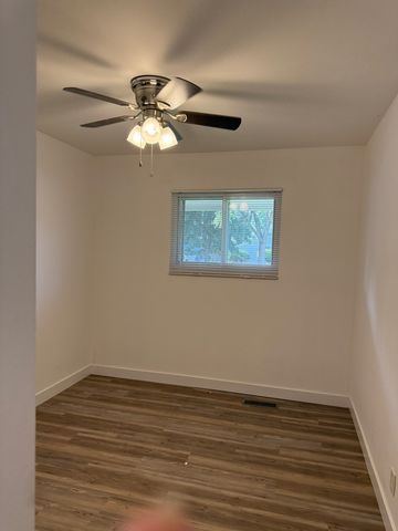 533 Redwood Road, Bolingbrook, IL 60440