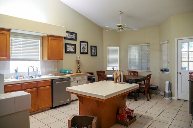 2098 E Revere Road, Fresno, CA 93720