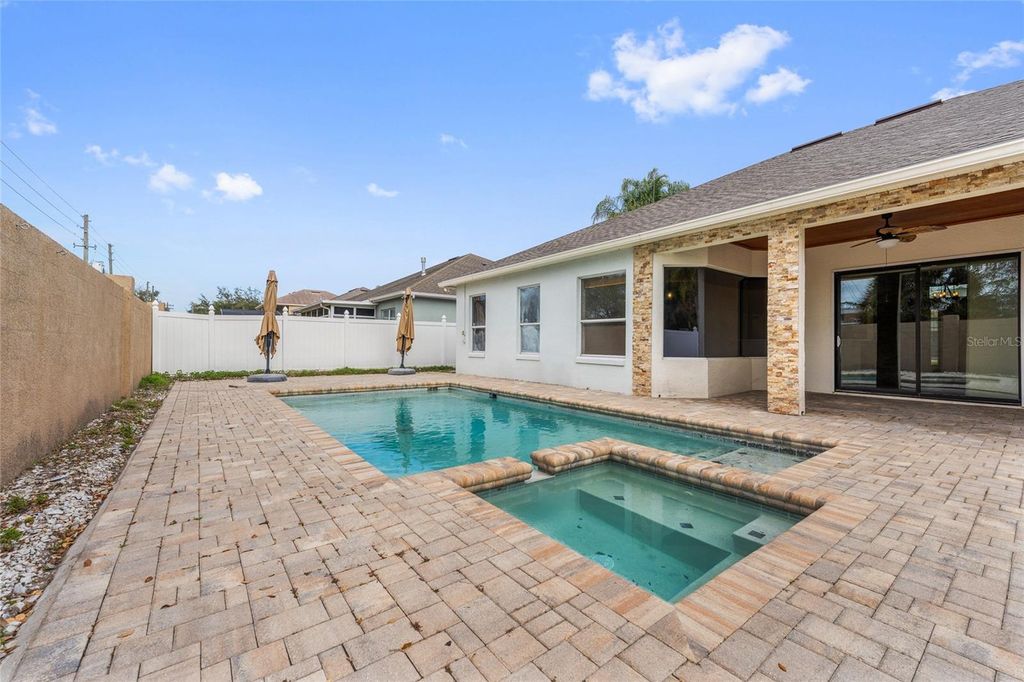 Image 22 of property listing at 3336 HERRINGRIDGE DRIVE, Orlando, FL 32812