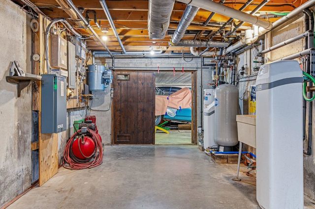 12 Olde Road, Hampton, NH 03842