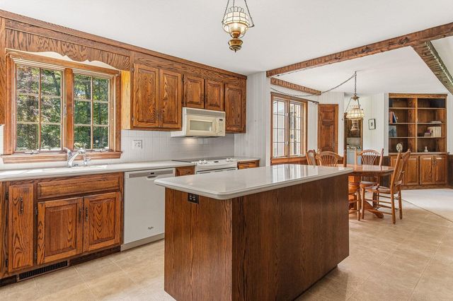 12 Olde Road, Hampton, NH 03842