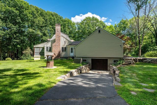 12 Olde Road, Hampton, NH 03842