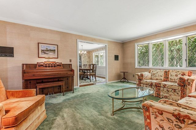 12 Olde Road, Hampton, NH 03842