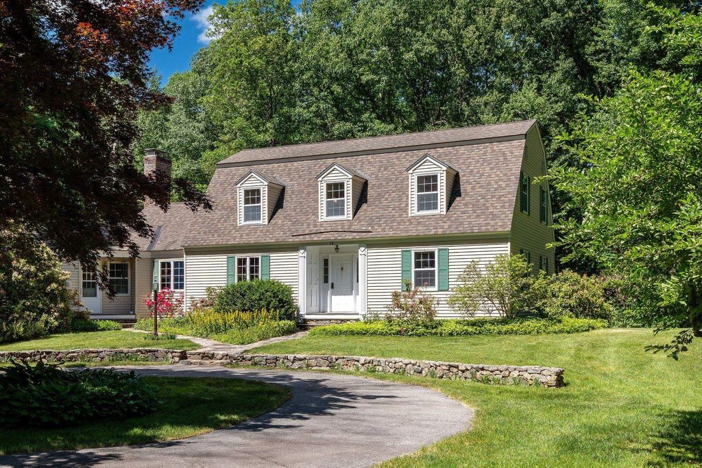 12 Olde Road, Hampton, NH 03842