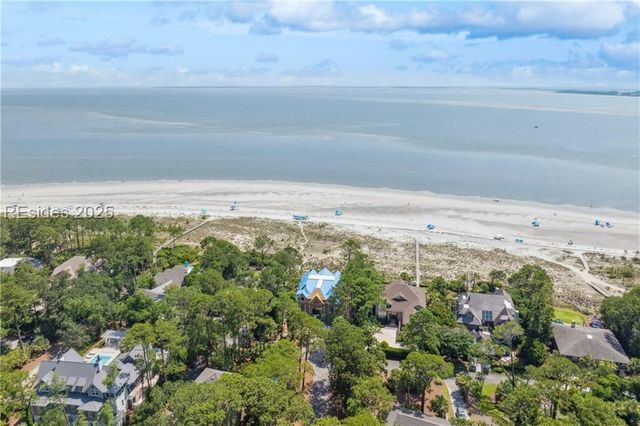 9 Brown Pelican Rd, Hilton Head Island, SC 29928