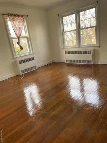 192 Beech Street, Valley Stream, NY 11580