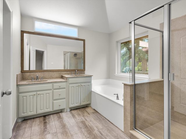 8569 Woodlake Circle, Fort Worth, TX 76179