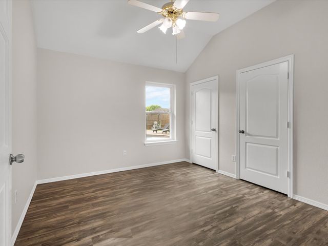 8569 Woodlake Circle, Fort Worth, TX 76179