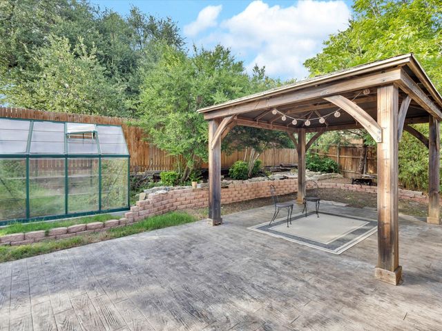 8569 Woodlake Circle, Fort Worth, TX 76179