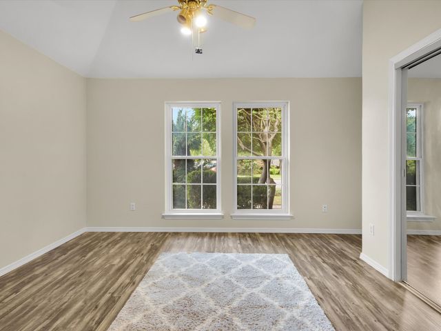 8569 Woodlake Circle, Fort Worth, TX 76179