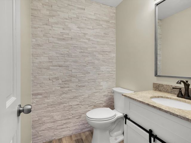 8569 Woodlake Circle, Fort Worth, TX 76179