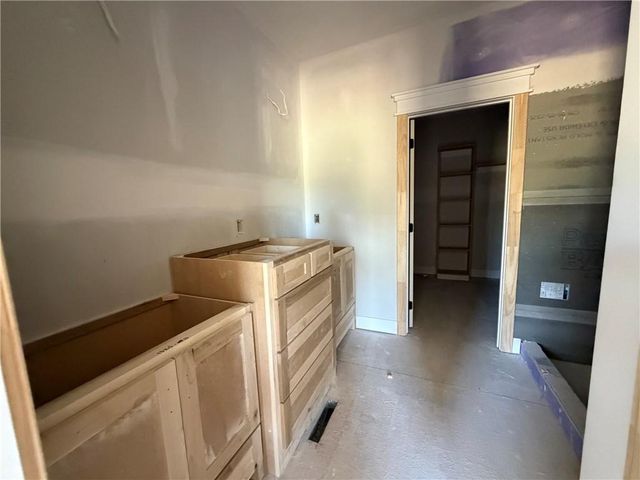 8013 SE Crumley Court, Blue Springs, MO 64014