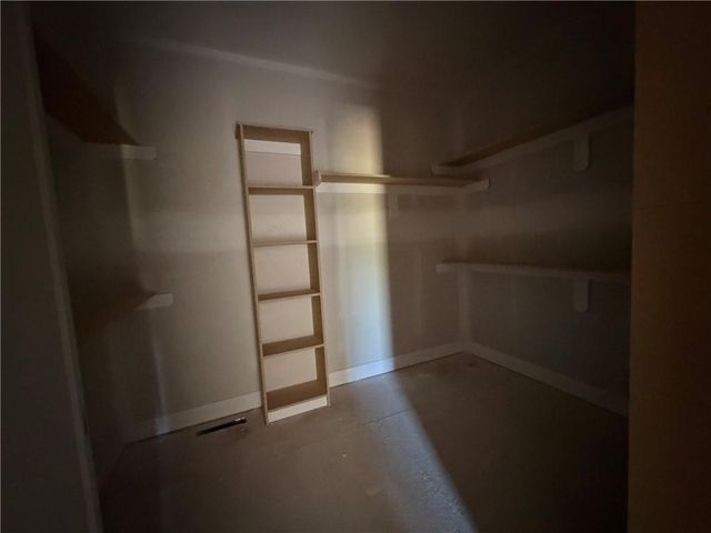 8013 SE Crumley Court, Blue Springs, MO 64014