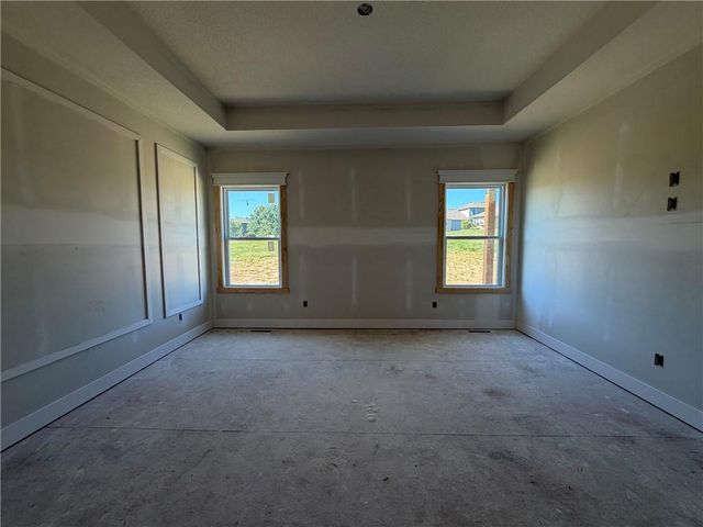 8013 SE Crumley Court, Blue Springs, MO 64014