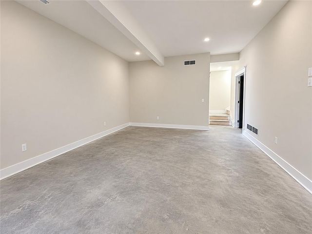 8013 SE Crumley Court, Blue Springs, MO 64014