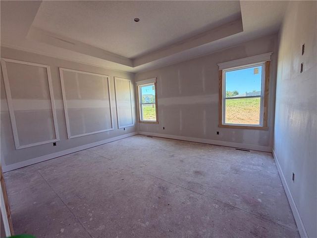 8013 SE Crumley Court, Blue Springs, MO 64014