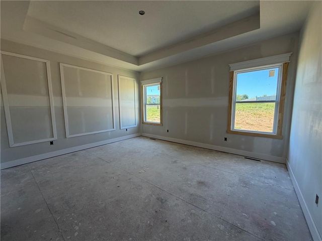 8013 SE Crumley Court, Blue Springs, MO 64014