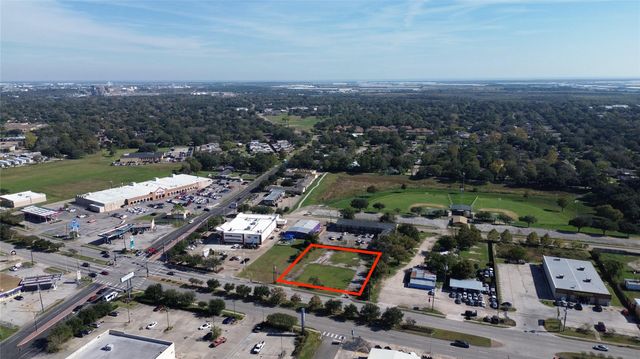 1500 N Alexander Drive, Baytown, TX 77520