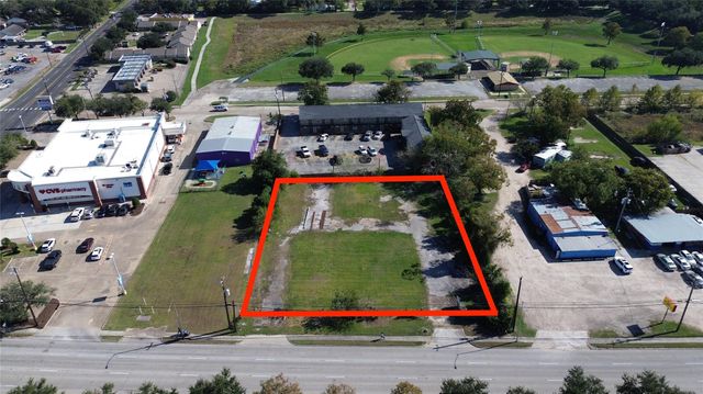 1500 N Alexander Drive, Baytown, TX 77520