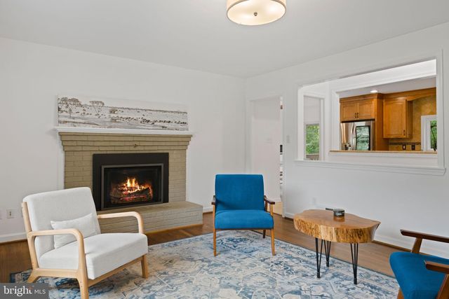 4441 VILLAGE DR, Fairfax, VA 22030