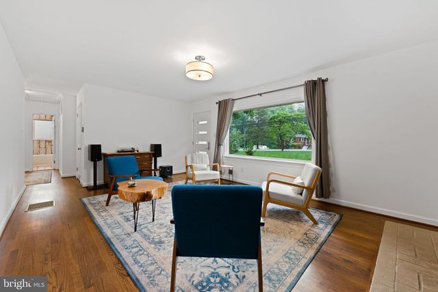 4441 VILLAGE DR, Fairfax, VA 22030