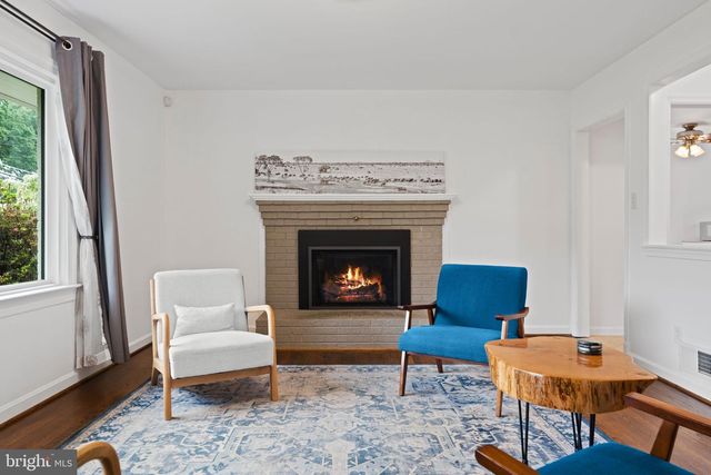 4441 VILLAGE DR, Fairfax, VA 22030
