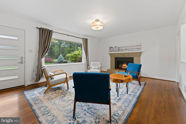 4441 VILLAGE DR, Fairfax, VA 22030