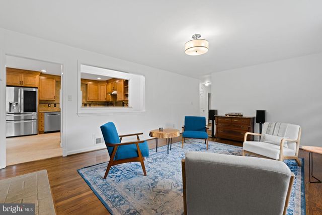 4441 VILLAGE DR, Fairfax, VA 22030