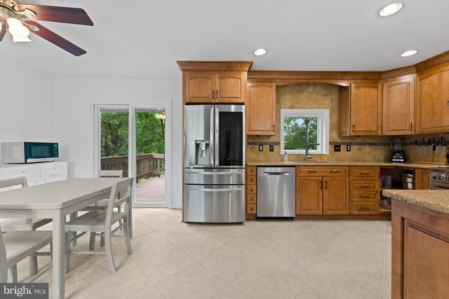 4441 VILLAGE DR, Fairfax, VA 22030