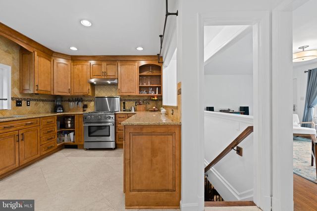 4441 VILLAGE DR, Fairfax, VA 22030