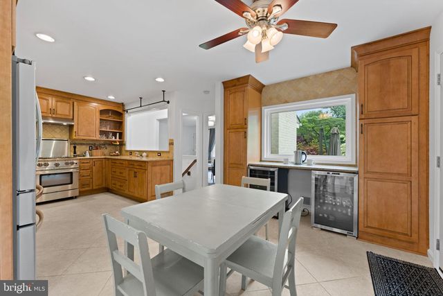 4441 VILLAGE DR, Fairfax, VA 22030