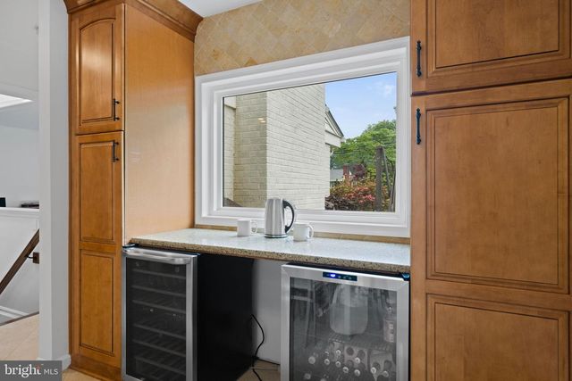 4441 VILLAGE DR, Fairfax, VA 22030