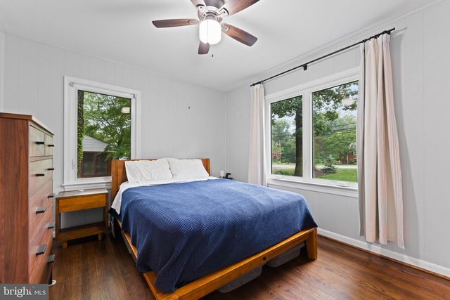 4441 VILLAGE DR, Fairfax, VA 22030