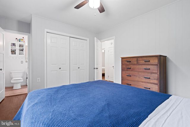 4441 VILLAGE DR, Fairfax, VA 22030