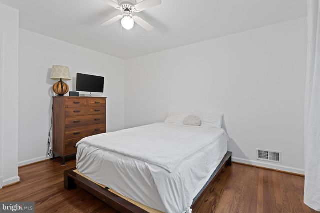 4441 VILLAGE DR, Fairfax, VA 22030