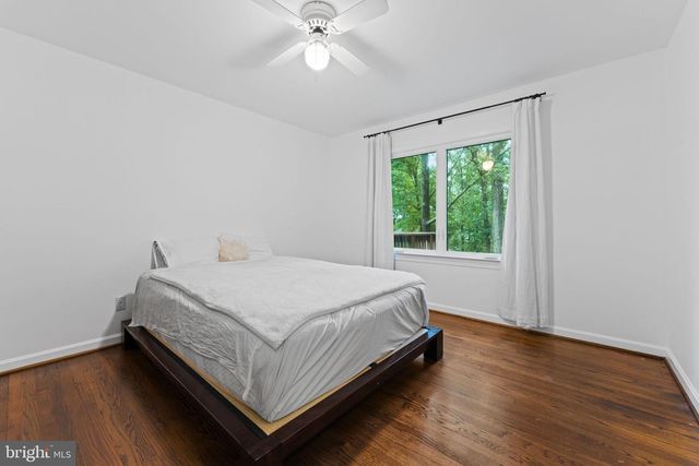 4441 VILLAGE DR, Fairfax, VA 22030