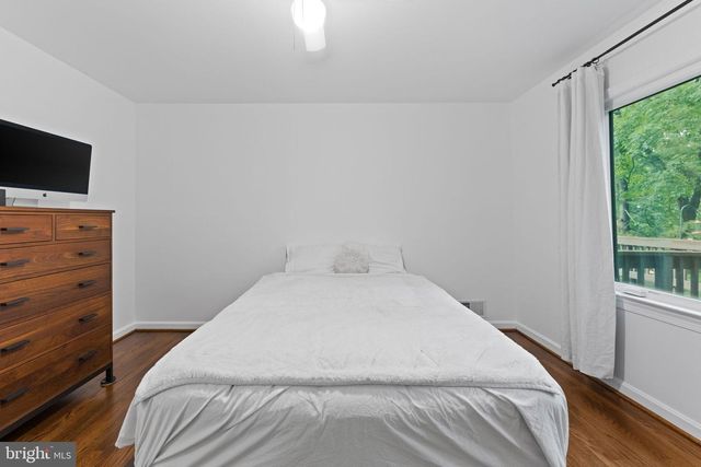 4441 VILLAGE DR, Fairfax, VA 22030