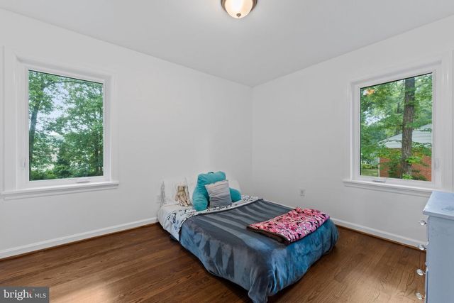 4441 VILLAGE DR, Fairfax, VA 22030